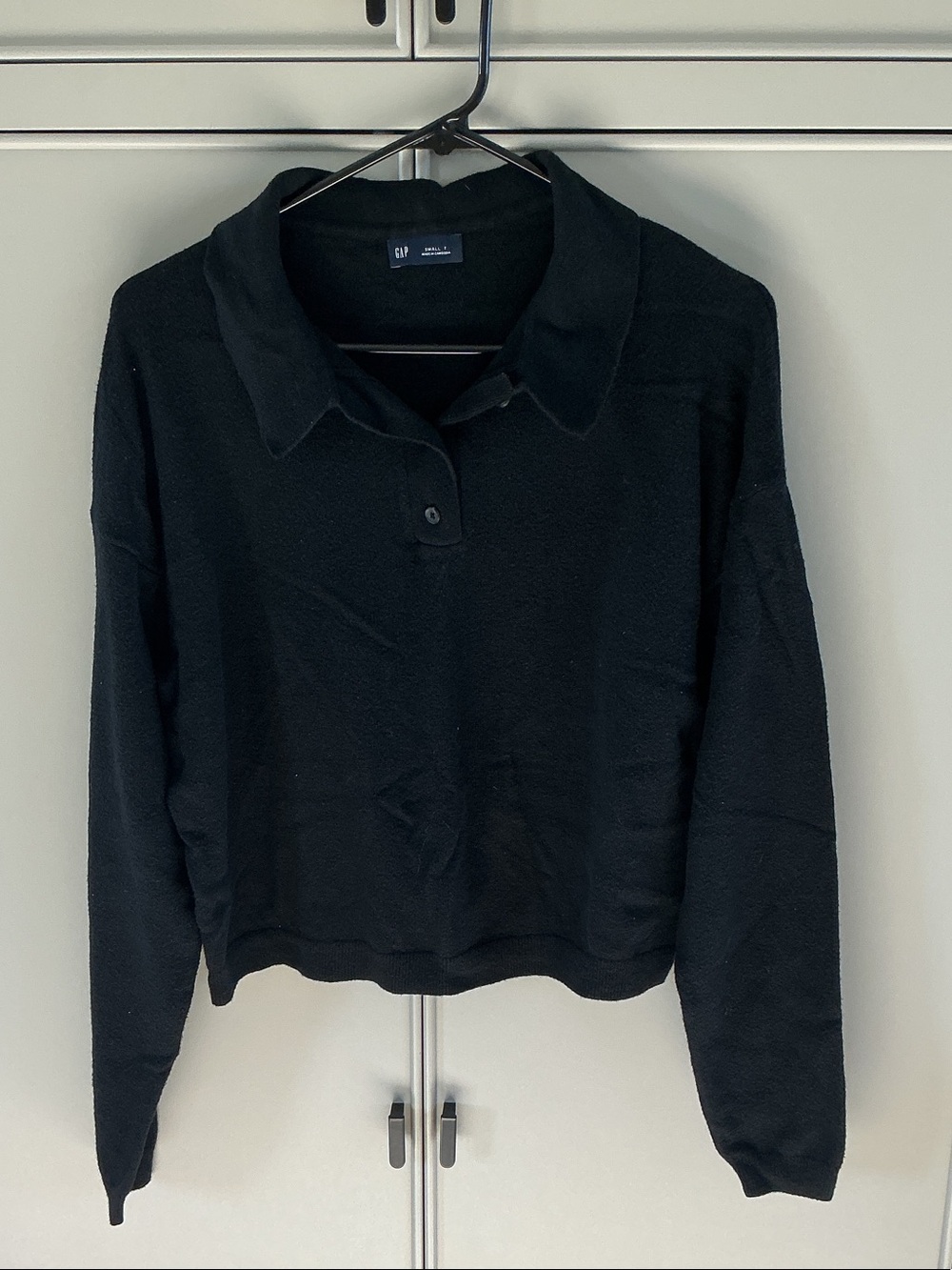 GAP Black Collared Pullover Sweatshirt